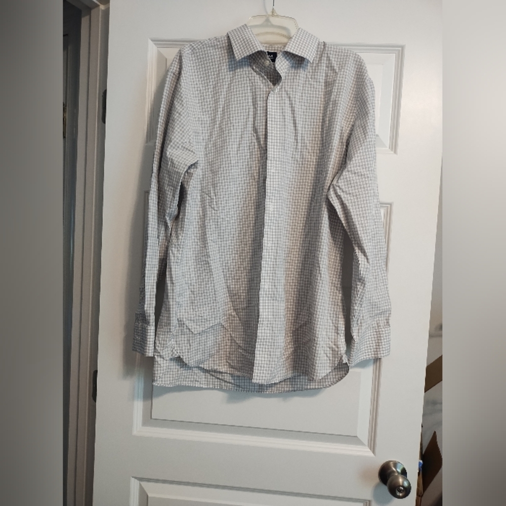 🟢3/$11 Men's Gray Checkered Button Down Shirt